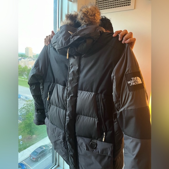 NORTH FACE WINTER JACKET PARKA . MOVE OUT SALE - Picture 2 of 11
